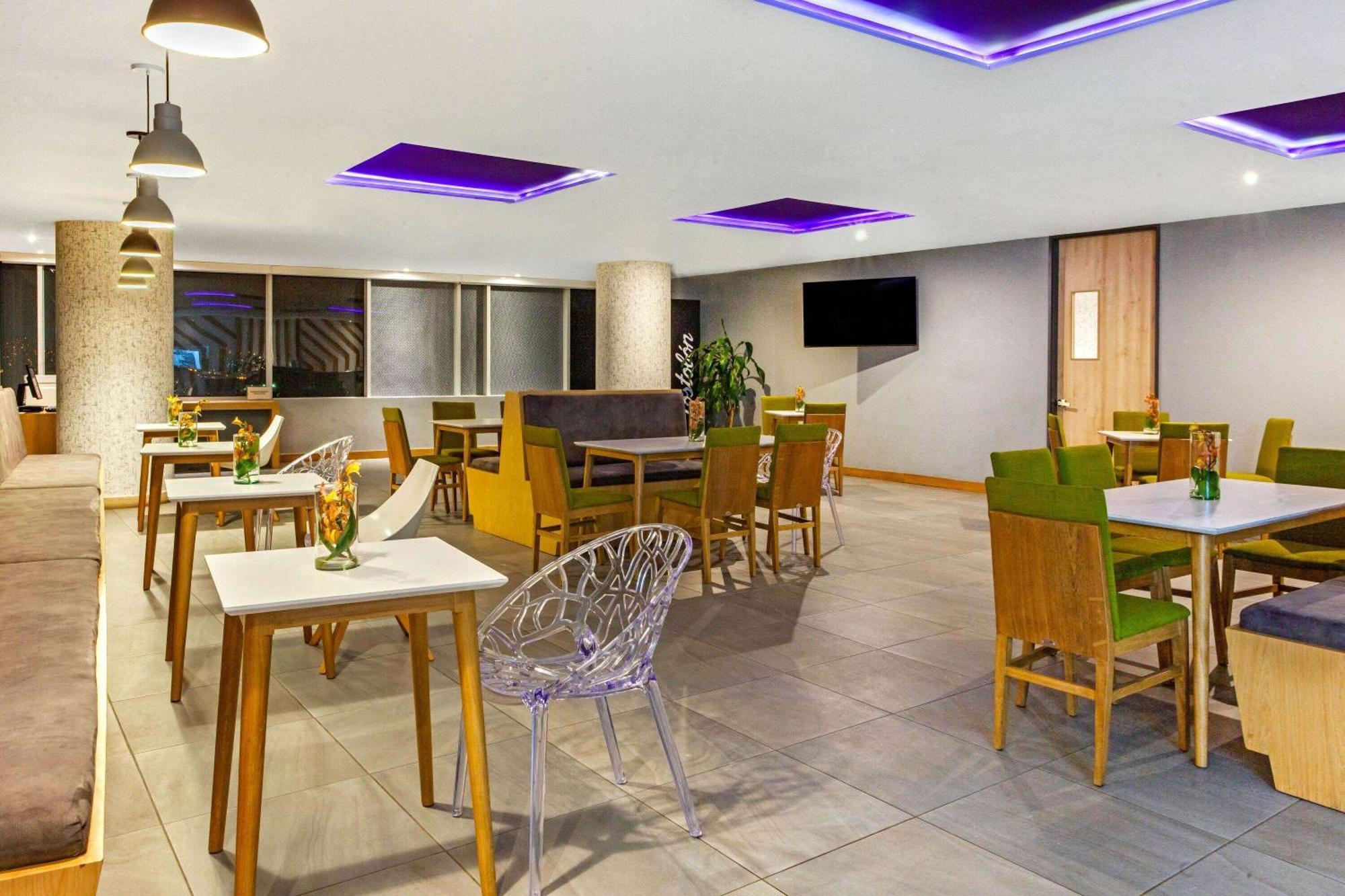 La Quinta By Wyndham Medellin Hotel Luaran gambar